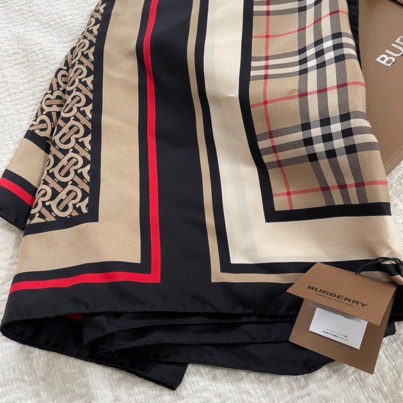 BURBERRY Montage SILK SCARF - Picture 9 of 9